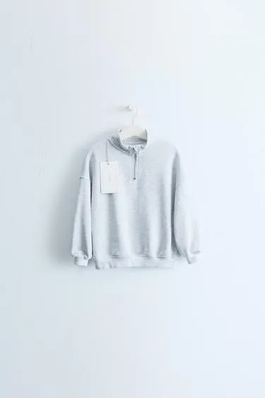 Zara «Timeless» — однотонная толстовка на молнии