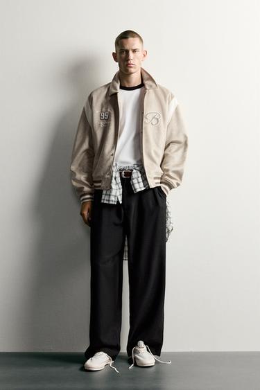 Zara Бомбер из искусственной замши с нашивками