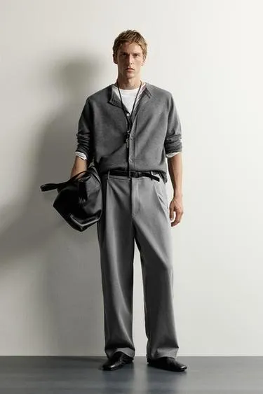 Брюки Relaxed Fit со складками- Заказать в России