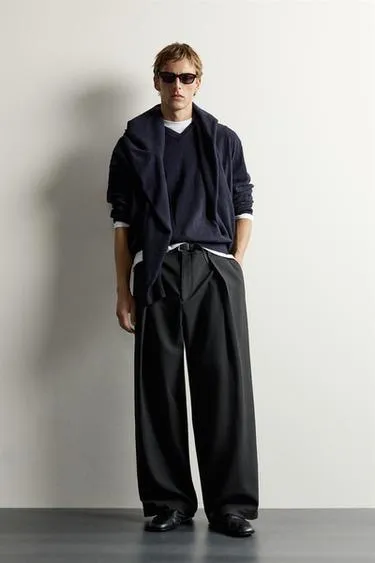 Брюки Relaxed Fit со складками- Заказать в России