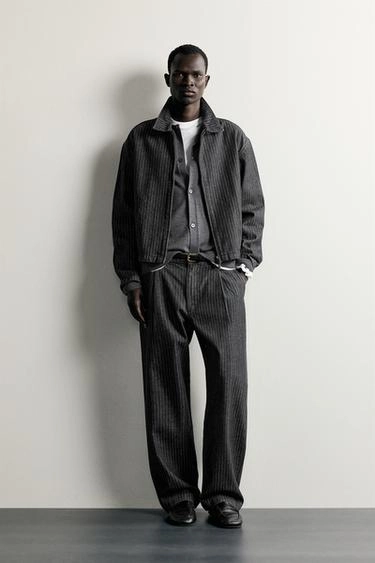 Relaxed fit pleated chino trousers- Заказать в России