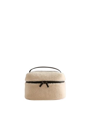 Zara Средняя косметичка из искусственного меха купить с доставкой.