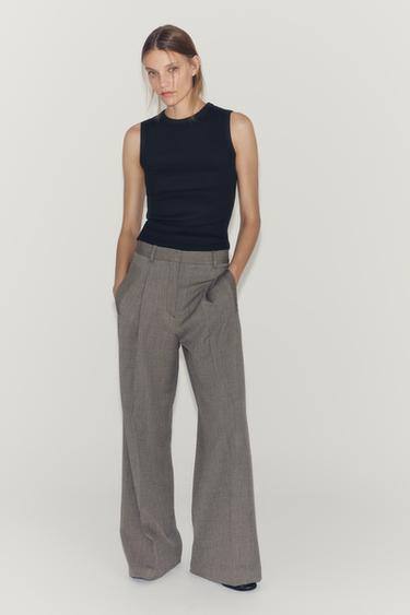 Zara Ребристый топ без рукавов