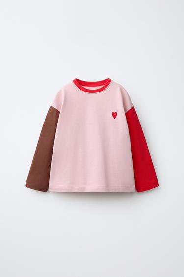 Zara Футболка с принтом сердечка в цветовых блоках