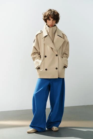 Укороченное тренч-пальто с высоким воротником oversize