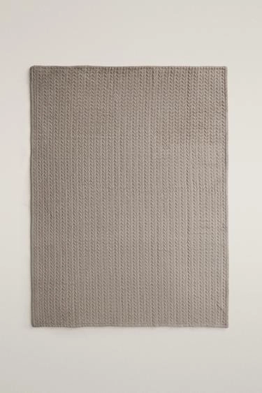Textured fleece blanket