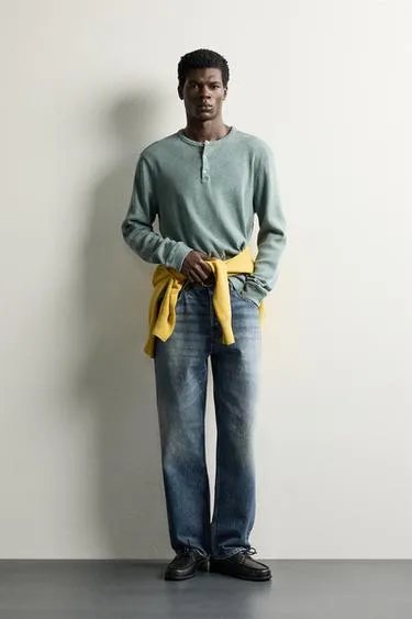 Свободная футболка henley- Заказать в России