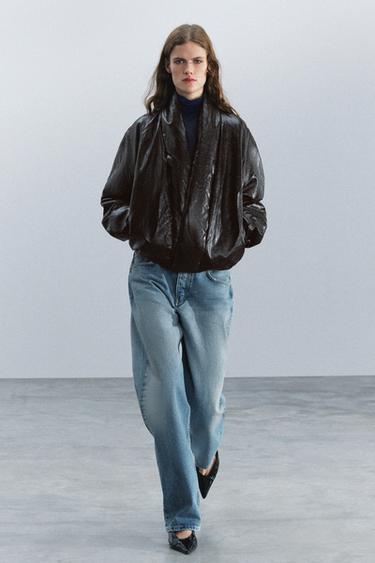Zara Стеганая куртка с эффектом кожи из коллекции ZW купить с доставкой.
