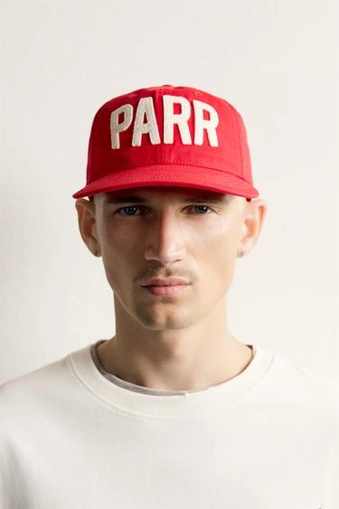 Кепка с патчем martin parr © красная- Заказать в России
