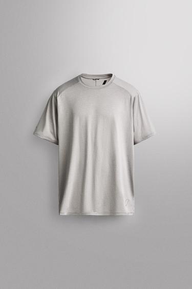 Zara Техническая текстурированная футболка купить с доставкой.