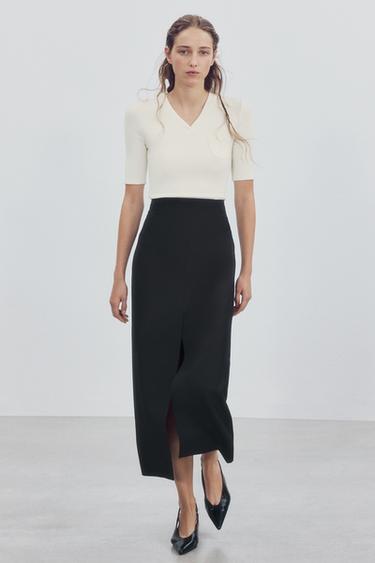Zara Футболка с V-образным вырезом и карманом