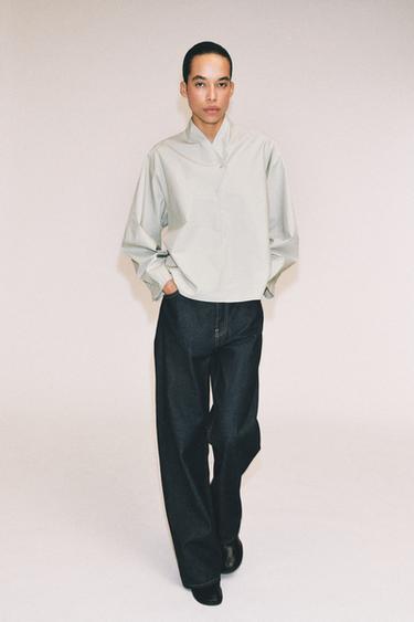 Zara Рубашка с V-образным вырезом из коллекции ZW