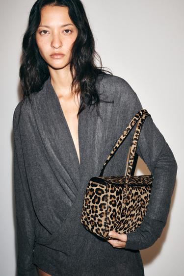Zara Кожаная городская сумка с анималистичным принтом