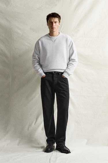 Свитшот regular fit с круглым вырезом
