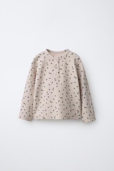Zara Ребристая футболка HENLEY с цветочным принтом купить с доставкой.