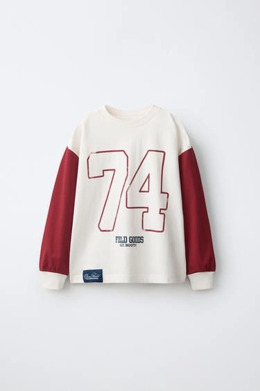 Футболка с надписью varsity