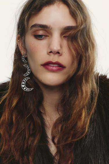 Сверкающие серьги в форме луны