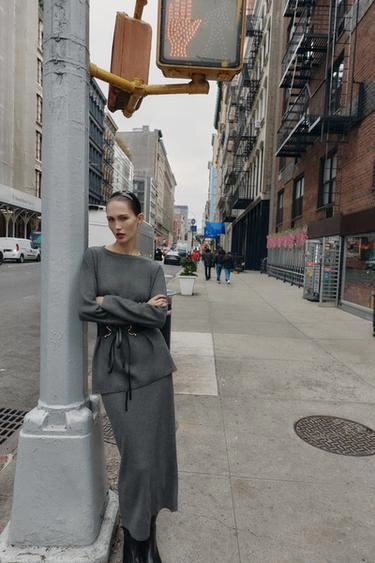 Джемпер из мягкого трикотажа однотонный