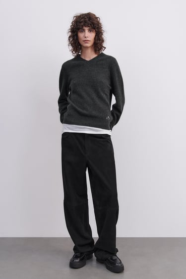 Свитер из 100% шерсти с V-образным вырезом — LIMITED EDITION