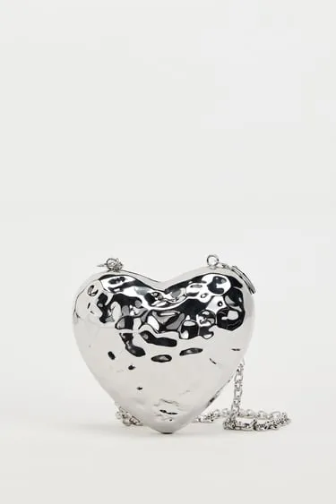 Металлическая шкатулка в виде сердца