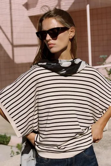 Широкий топ с короткими рукавами из трикотажа- Заказать в России