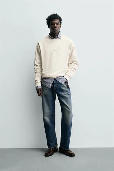 Худи с принтом и слоганом в классическом крое