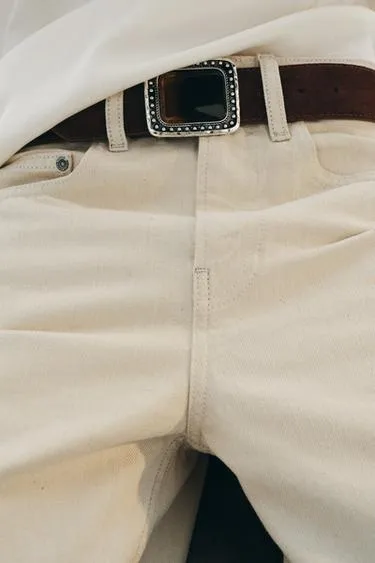 Ремень из замши с каменной пряжкой