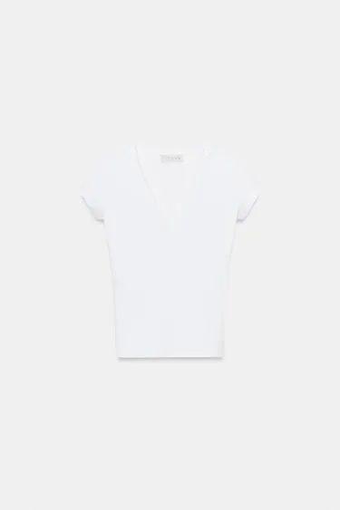 Футболка с v-образным вырезом