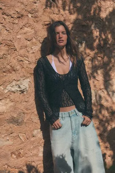 Топ с кружевными рукавами и двойным эффектом- Заказать в России