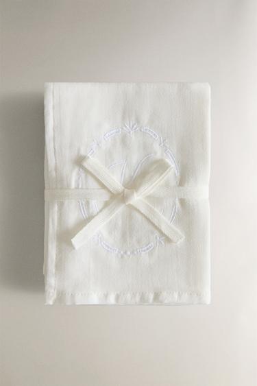 Zara Набор детских муслиновых пеленок с вышитой буквой (набор из 2 штук)