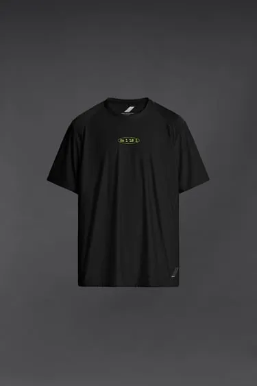 Спортивная футболка из рельефной ткани- Заказать в России