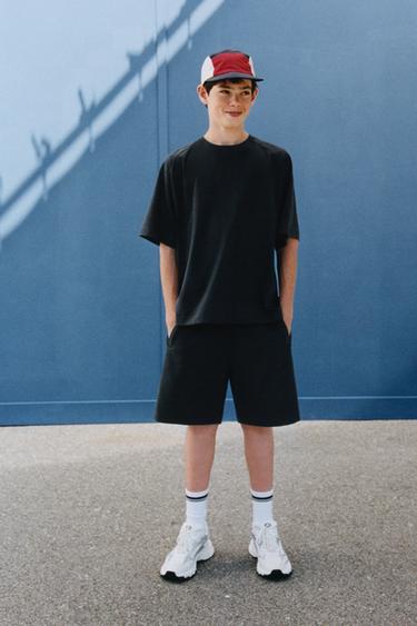Zara Комплект из футболки и бермудов, чёрный