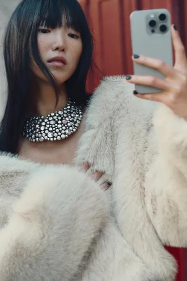 Ожерелье из металлических шаров