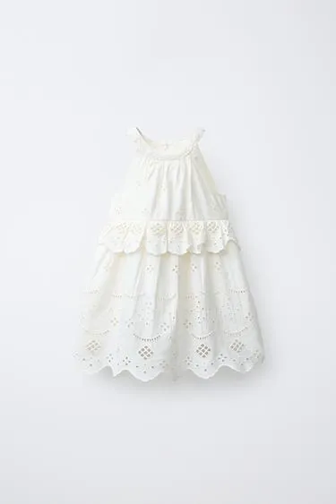 Платье с вышивкой на шее