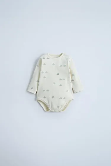 Боди с ребристым узором и принтом автомобиля