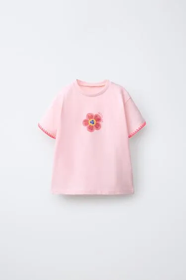 Футболка с вышивкой