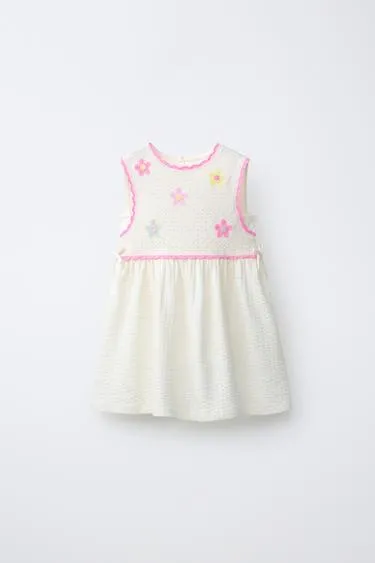 Платье с текстурным цветочным узором