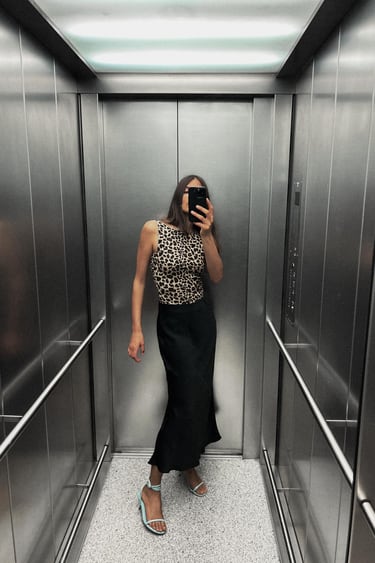 Zara Атласная юбка миди