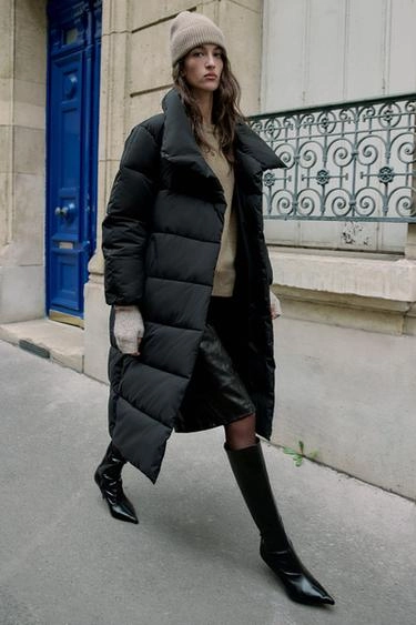 Длинный анорак, отталкивающий воду и защищающий от ветра, с завязкой вокруг шеи