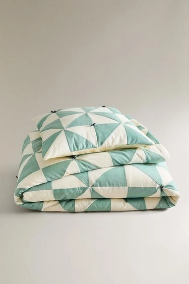 CHILDREN'S PATCHWORK QUILT