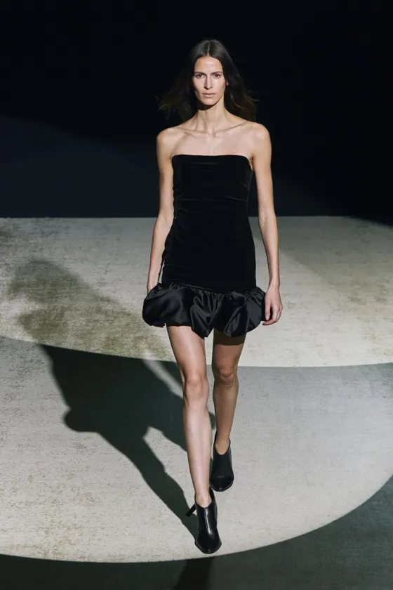 КОРОТКОЕ БАРХАТНОЕ ПЛАТЬЕ — ZW COLLECTION