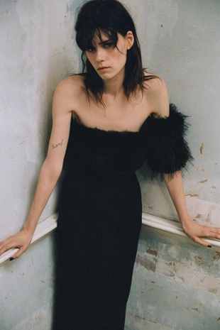 Платье миди с деталью из искусственного меха - Заказать в России