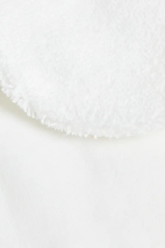 Детский нагрудник с буквами