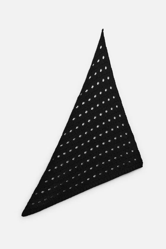 Шарф ограниченной коллекции с текстурой