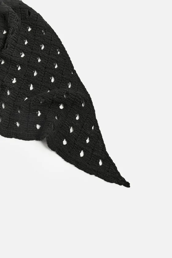 Шарф ограниченной коллекции с текстурой