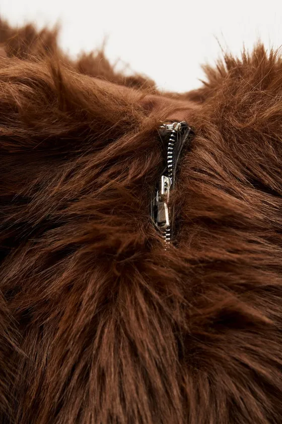 Топ из искусственного меха с необычным кроем limited edition