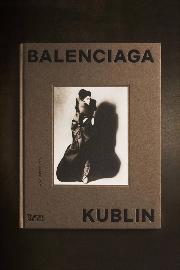 Книга balenciaga kublin (английский)