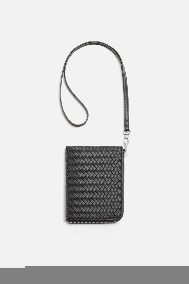 Кошелек с плетеным ремешком
