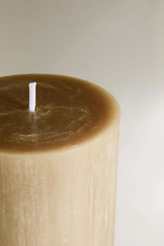 Декоративная цилиндрическая свеча