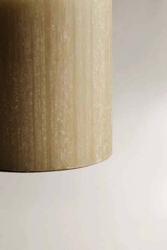 Декоративная цилиндрическая свеча